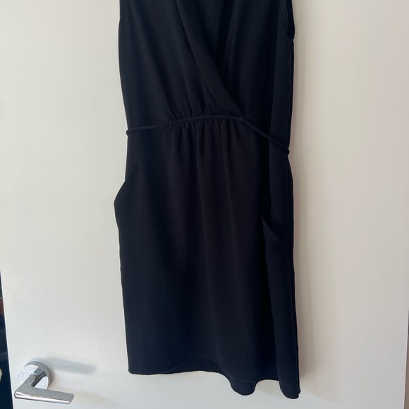 Wilfred XS black dress w/pockets - Picture 5 of 6